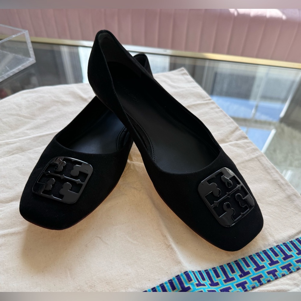 Tory Burch size 8 Suede Elegant Black Flats